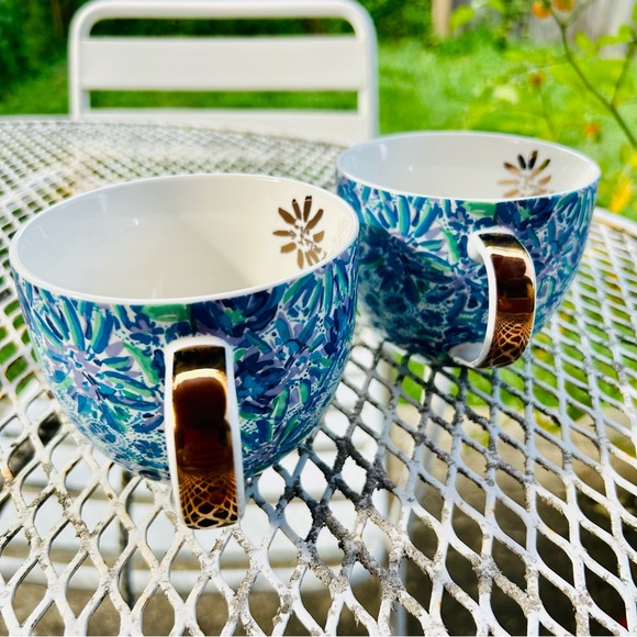 LILLY PULITZER NEW IN BOX Set Of 2 Ceramic 12oz Mugs Blue Purple Floral - Picture 6 of 8